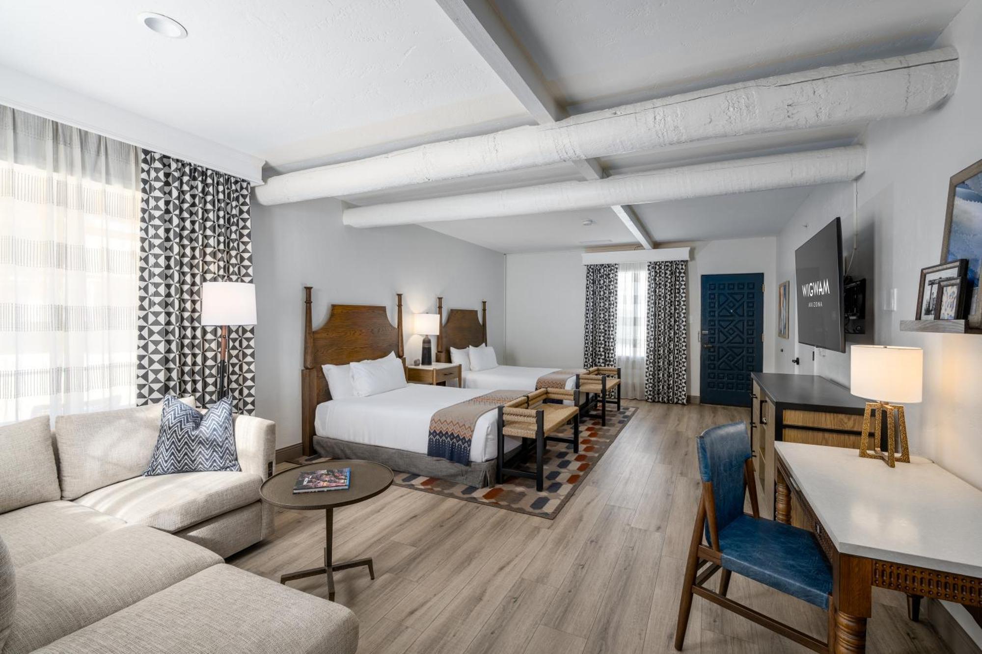 The Wigwam Hotel Личфийлд парк Екстериор снимка
